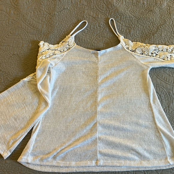 New Foreign Exchange Women White Long Sleeve Blouse S. - Picture 2 of 2